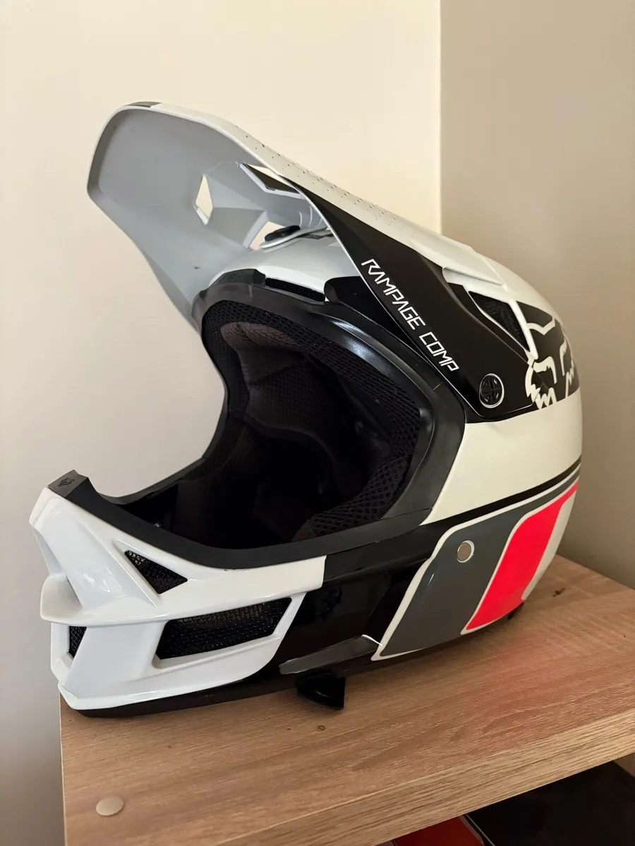 Fox Rampage Comp full face helmet. - Image 1