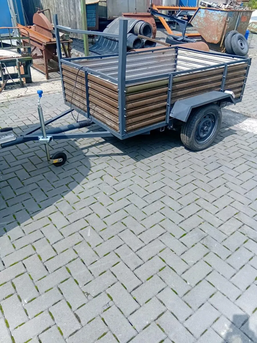 Trailer - Image 1