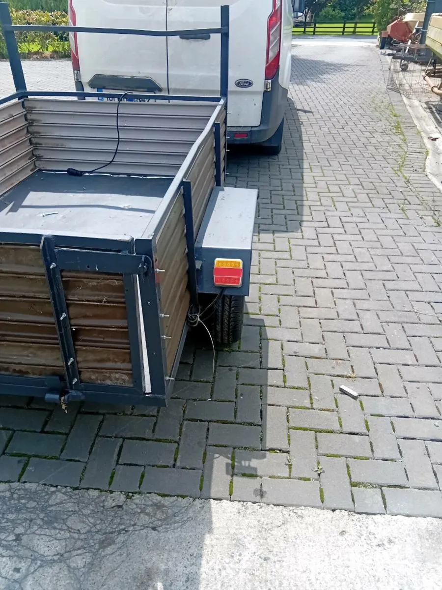 Trailer - Image 2