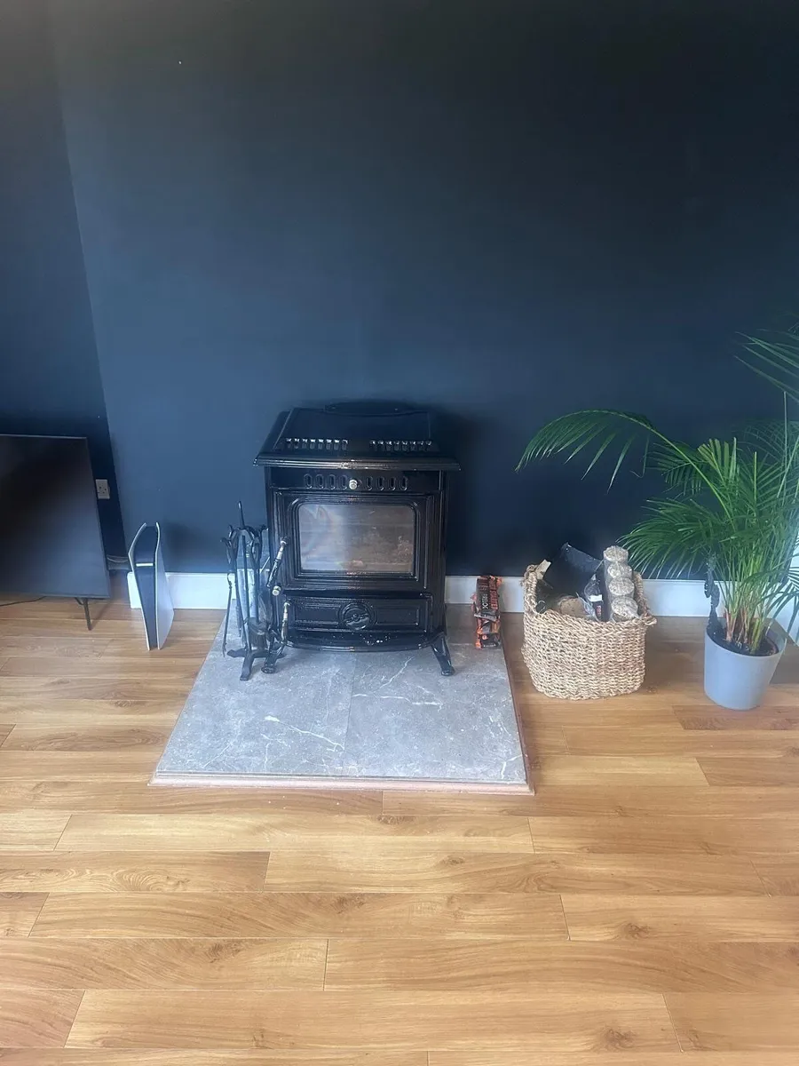 Henley Stove - Image 1