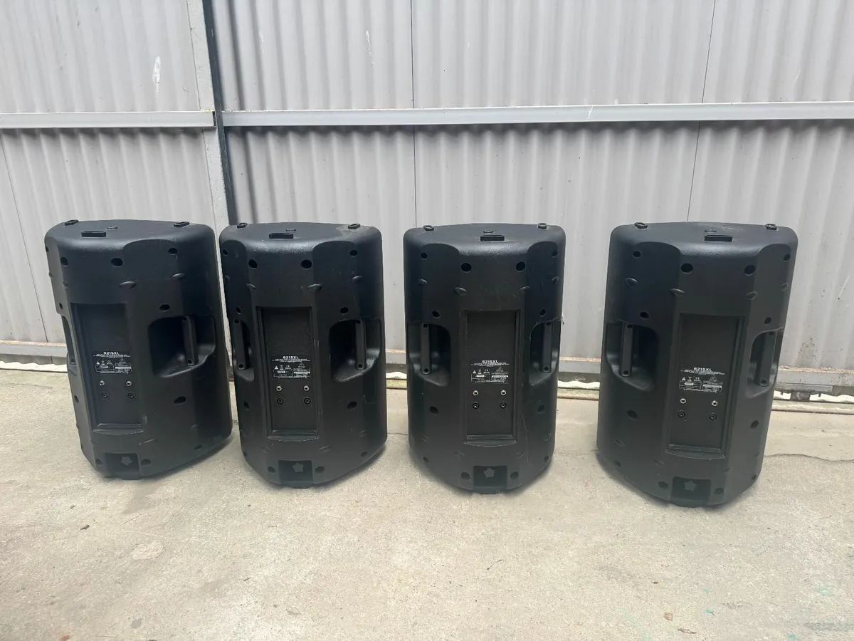 Behringer B215XL 1000-watt Speakers - Image 2