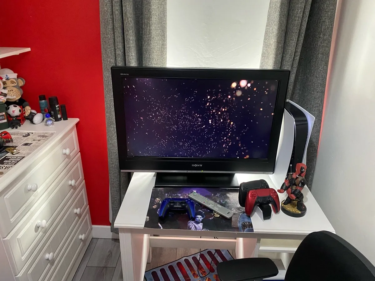 32 inch TV - Image 2