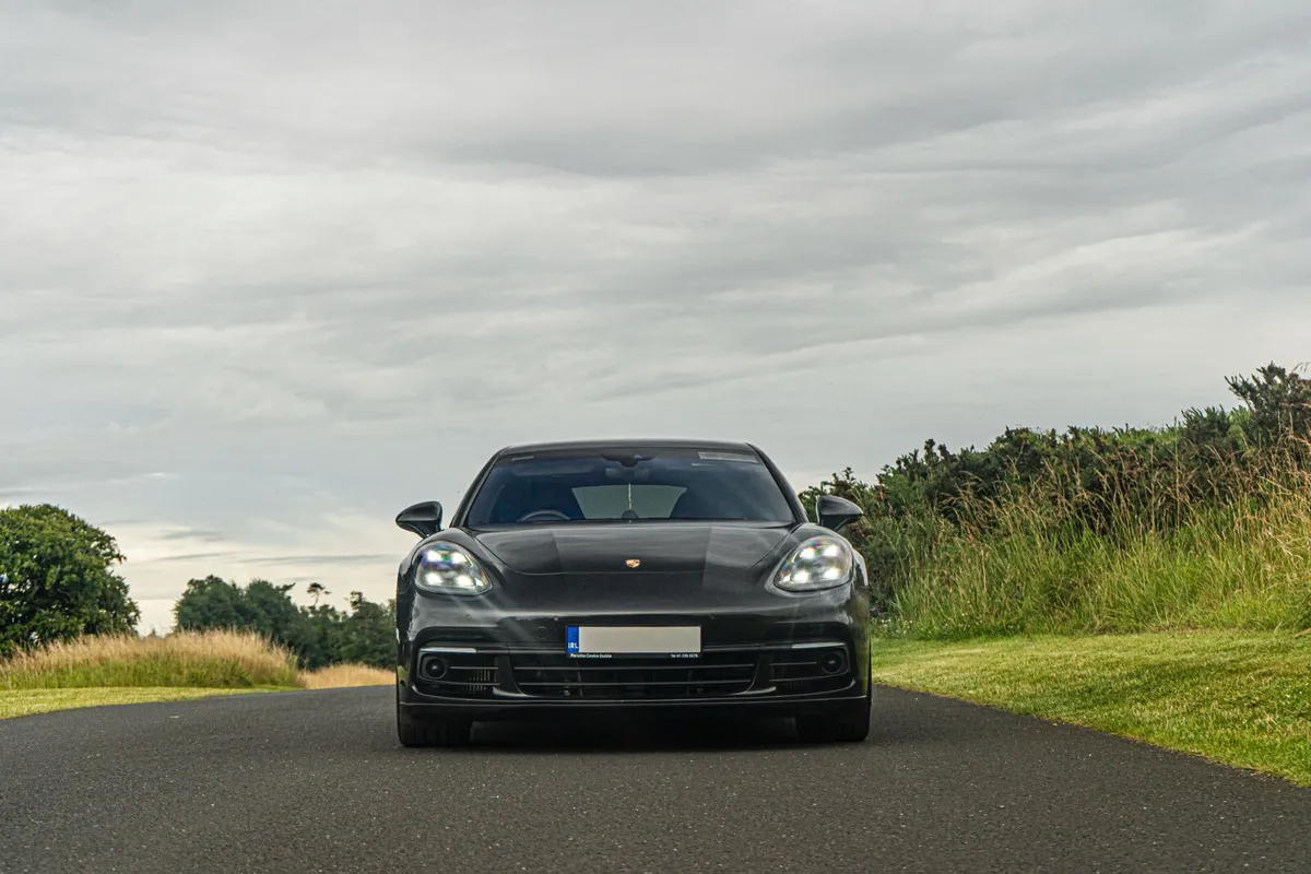 2017 Porsche Panamera 4 E-Hybrid, Brand New NCT! - Image 4