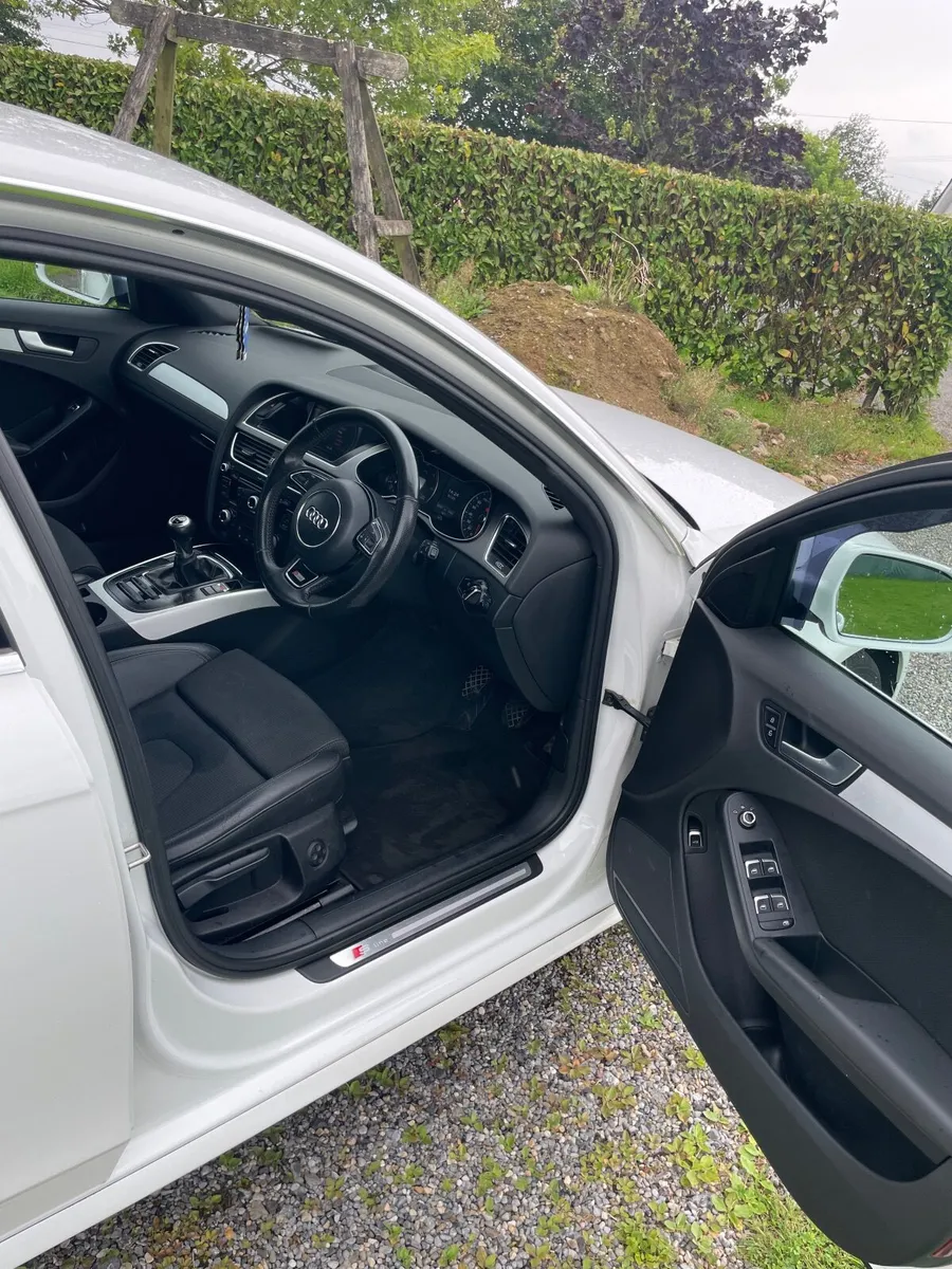 Audi A4 2013 - Image 2