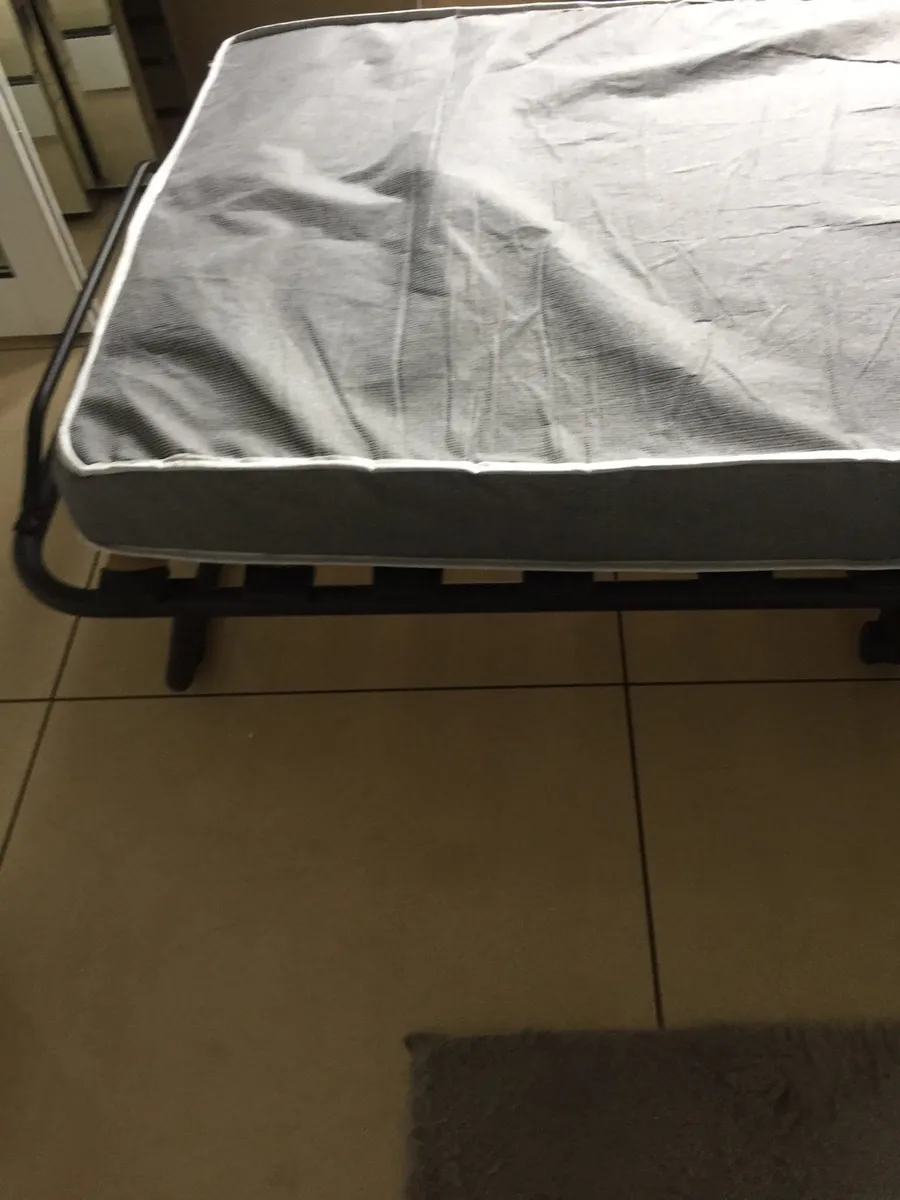 Folding single bed - Image 3