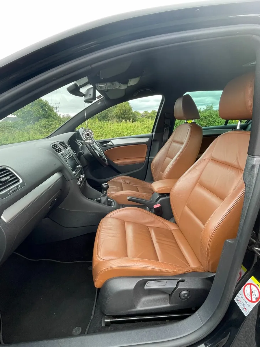 2010 Volkswagen Golf 2.0 TDI - Image 4