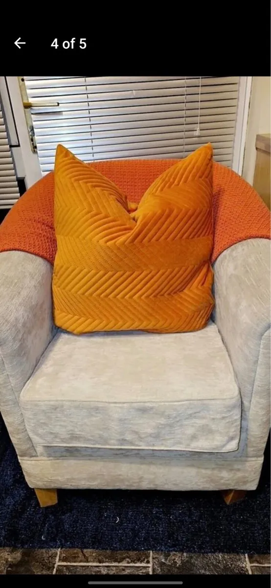 Tub chair - Image 1