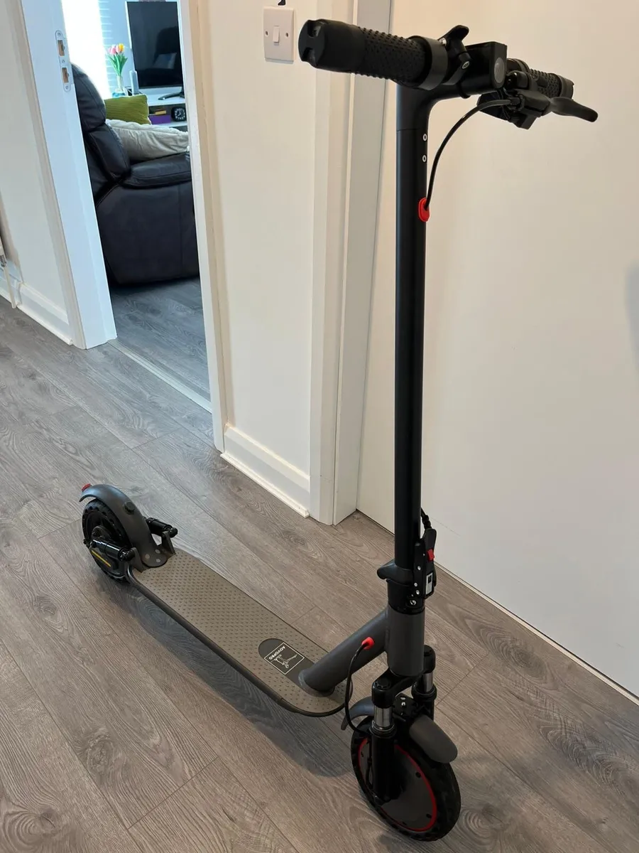 Electric scooter - Image 2