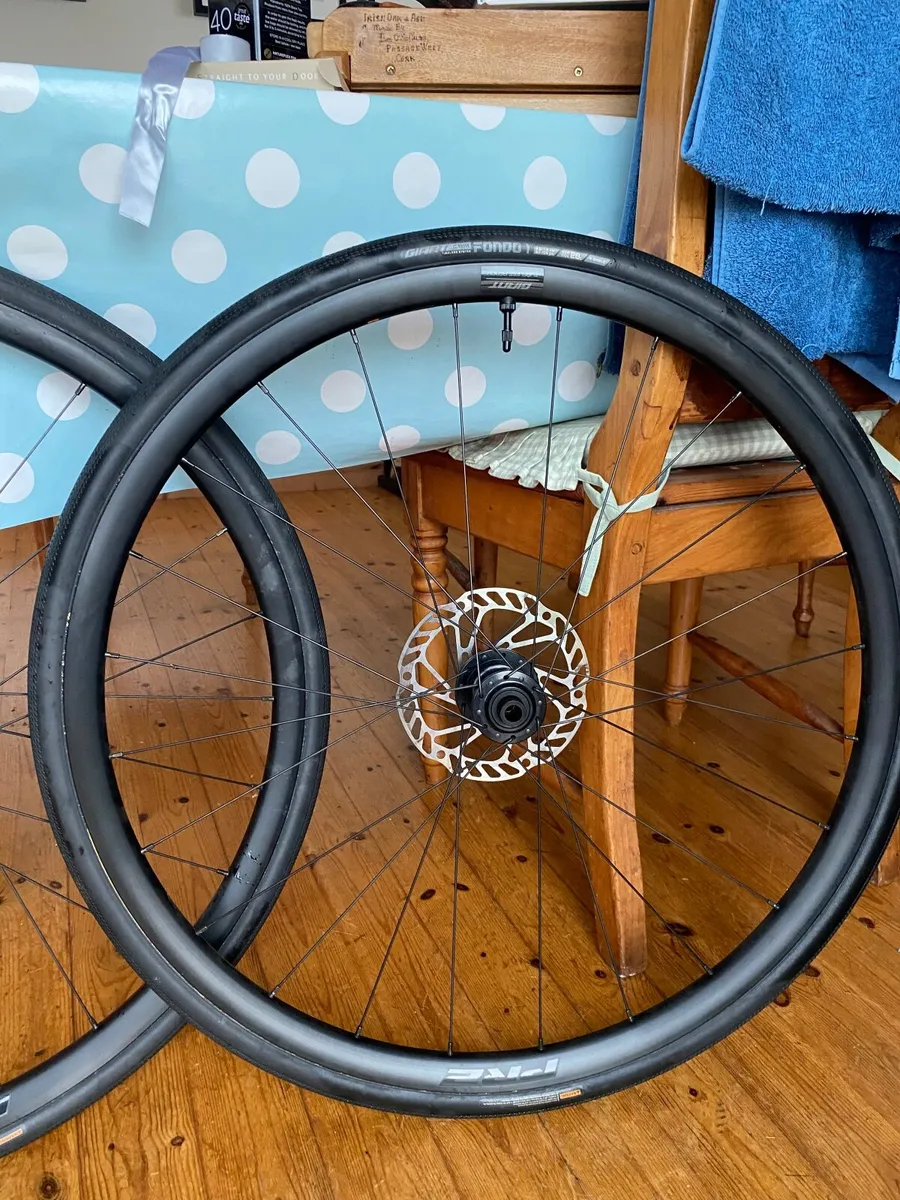 Giant pr2 aluminium disc wheel set  Rotor size 160 - Image 1