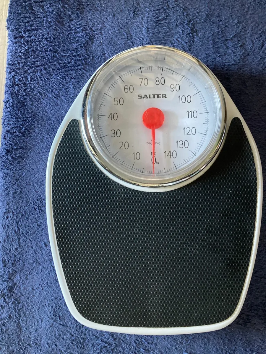 Salter 195 WHKR Doctor’s Style Bathroom Scale - Image 1
