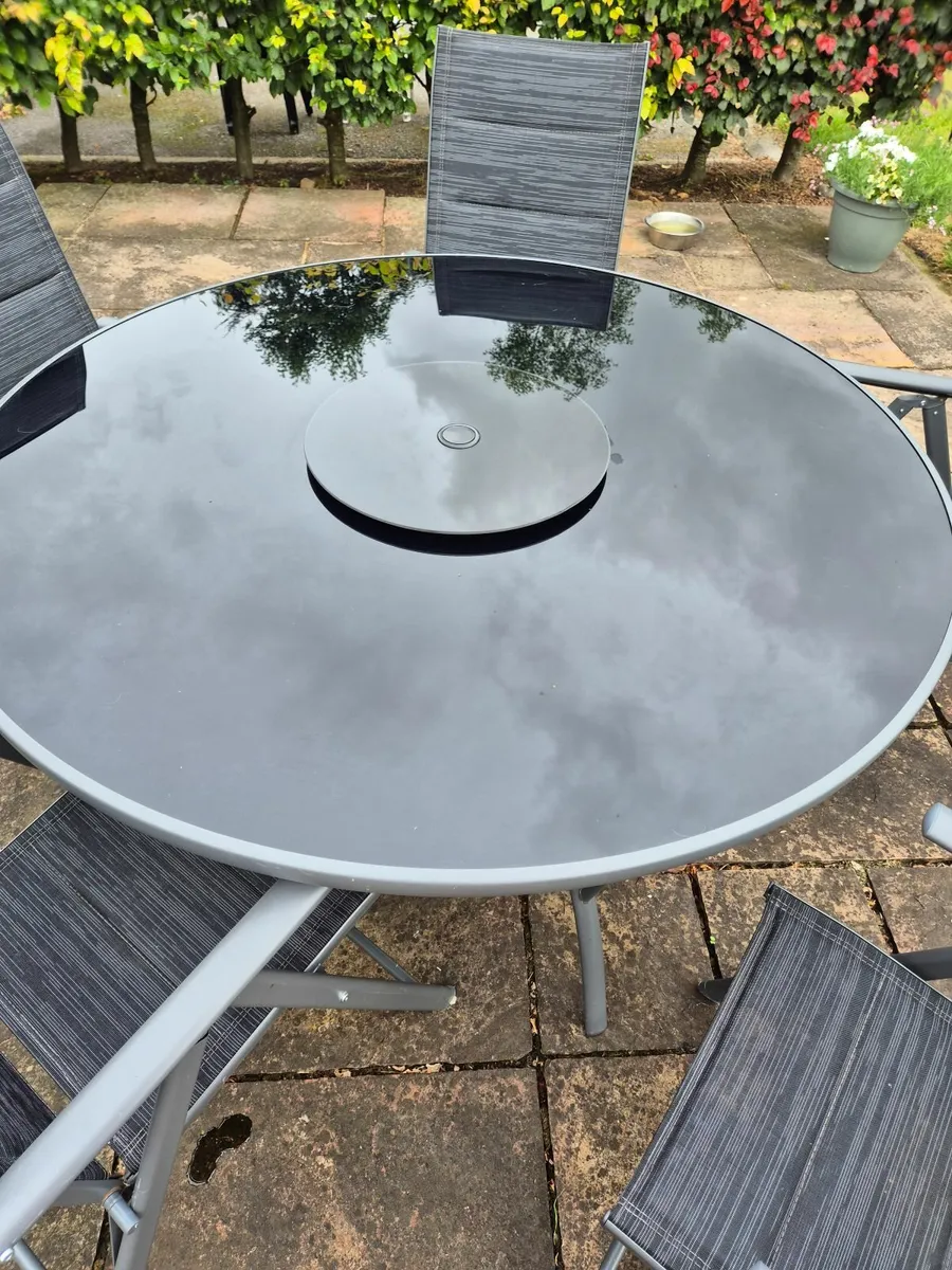 Garden table and  5 Chairs - Image 2