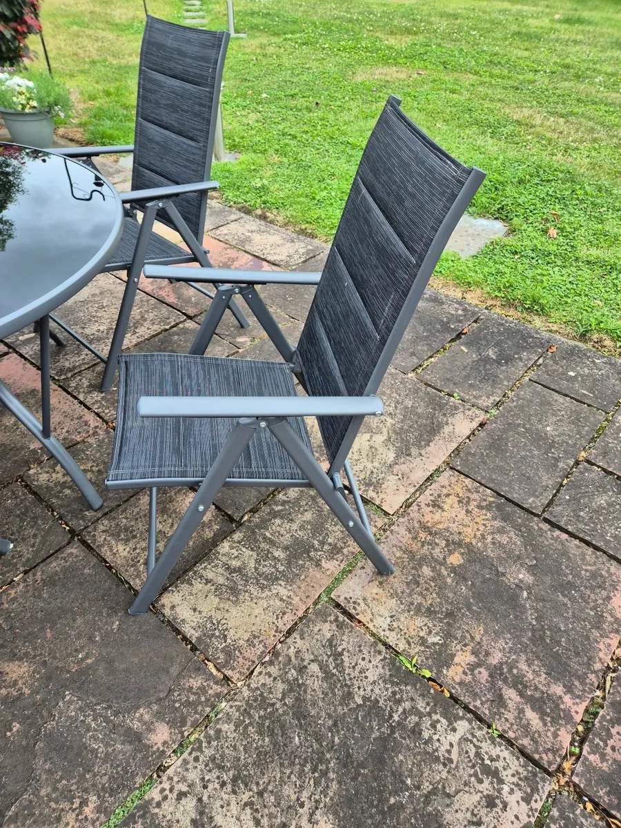 Garden table and  5 Chairs - Image 3