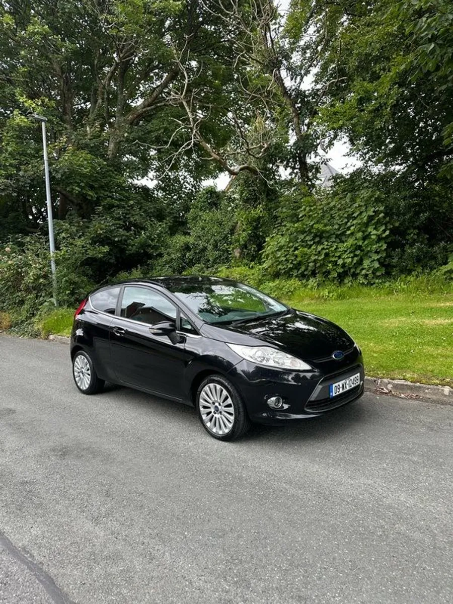 2009 Ford Fiesta - Image 1