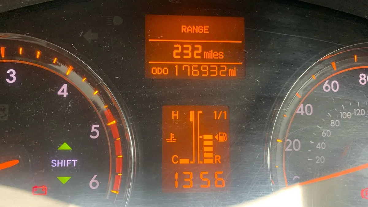Toyota Avensis 2011 - Image 3