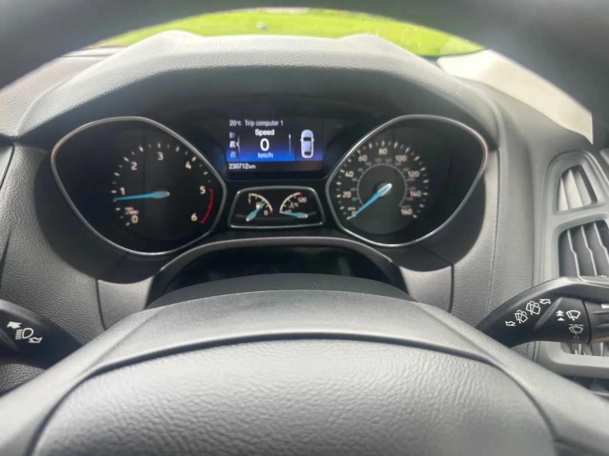 Ford Focus 2015 - Image 2
