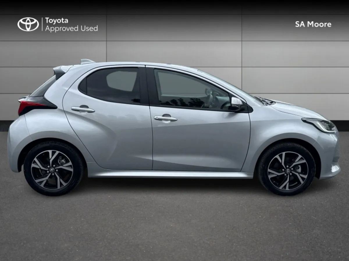 Toyota Yaris LUNA SPORT - DEMO SALE NOW ON - Image 3