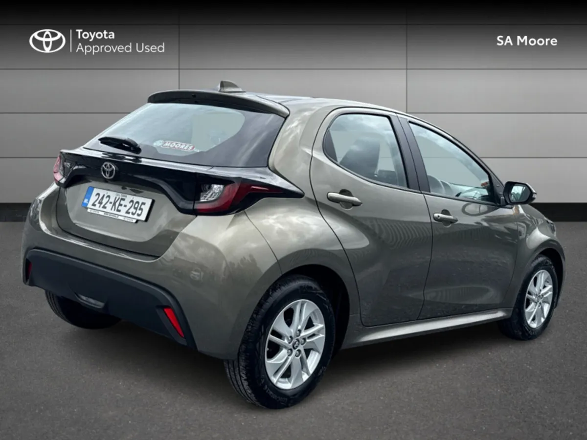 Toyota Yaris 1.5 LUNA - MANUAL - Image 2