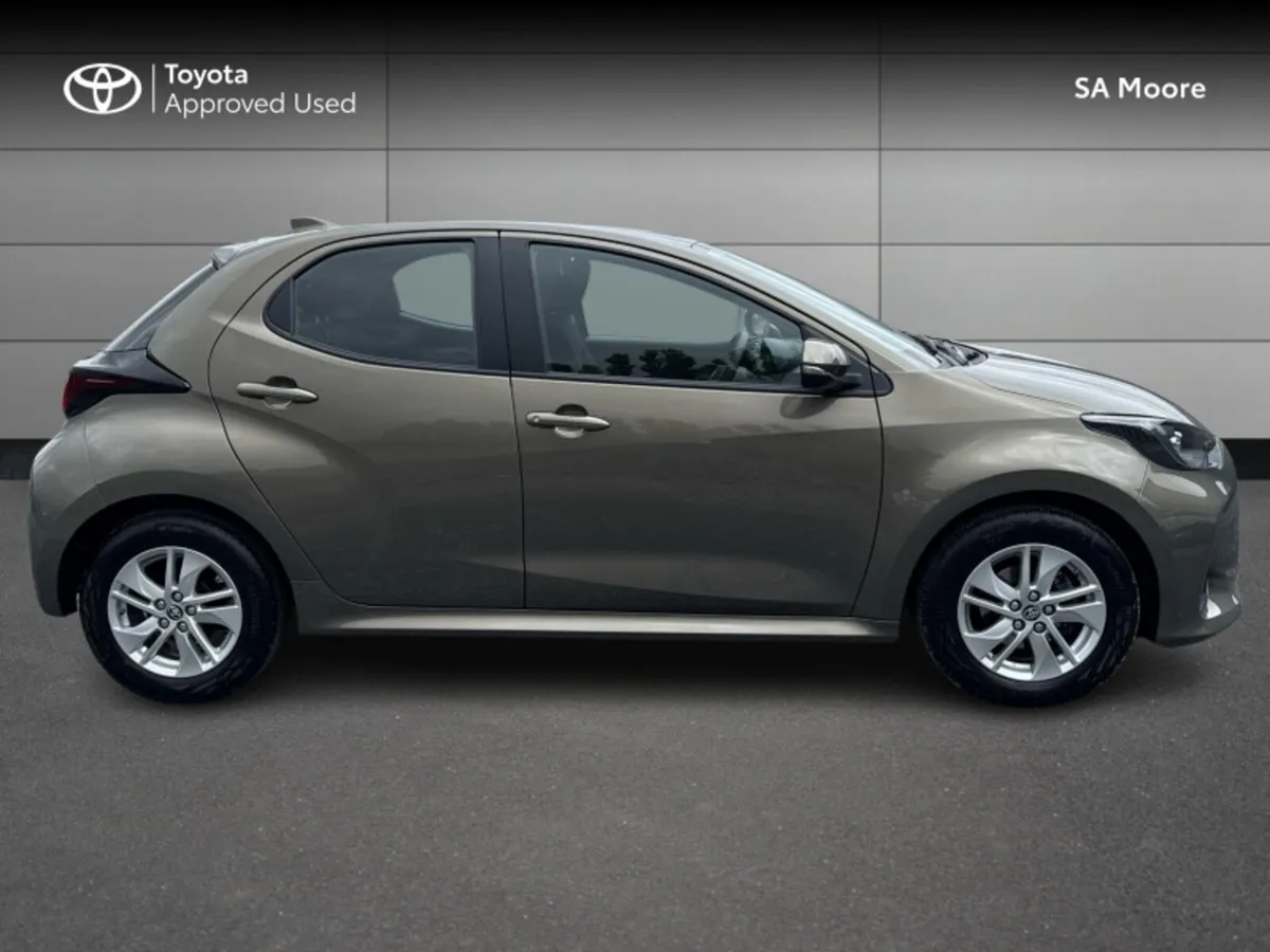 Toyota Yaris 1.5 LUNA - MANUAL - Image 3