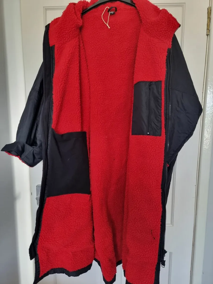 Changing robe/dry robe - Image 3