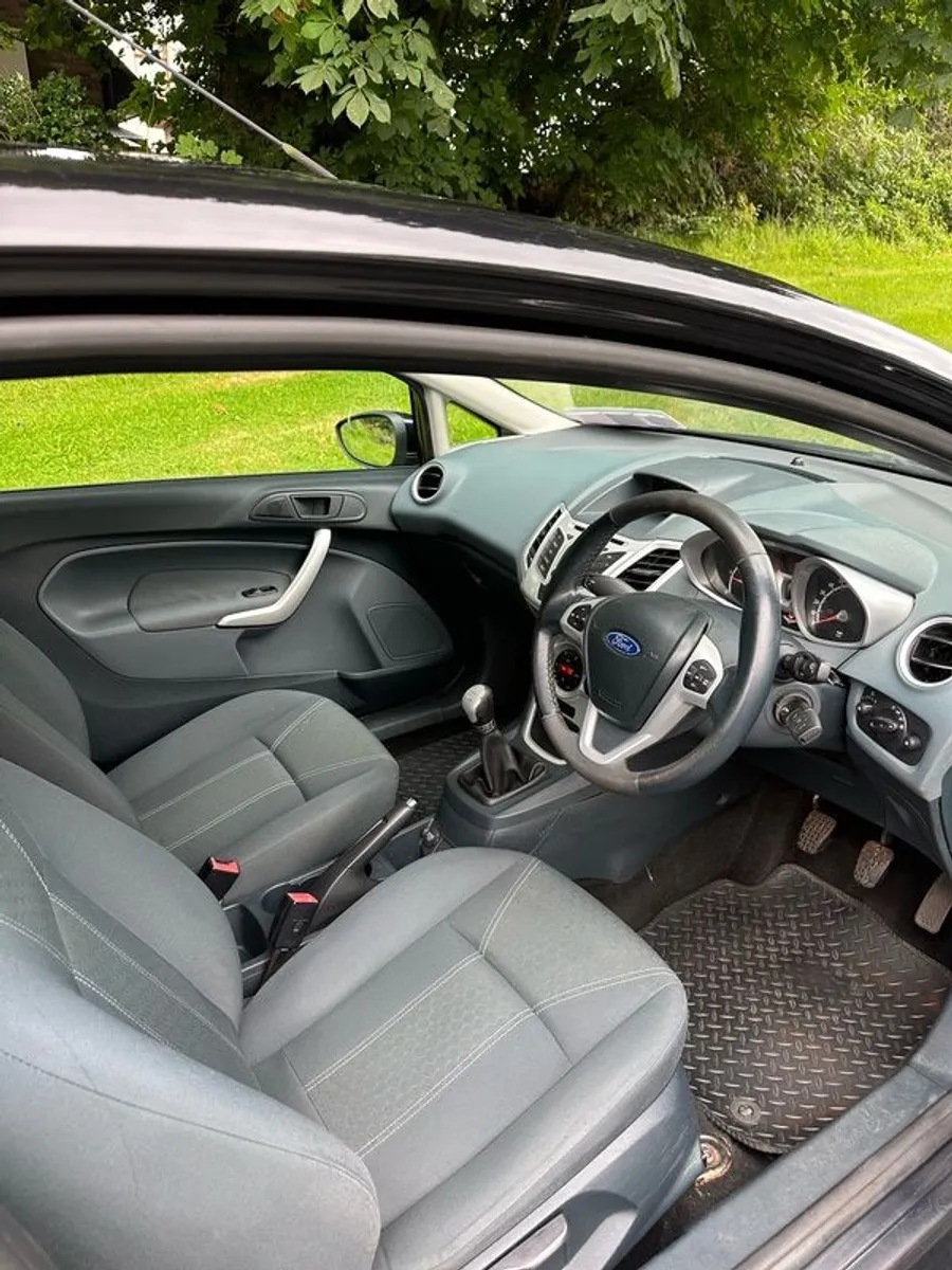 2009 Ford Fiesta - Image 4
