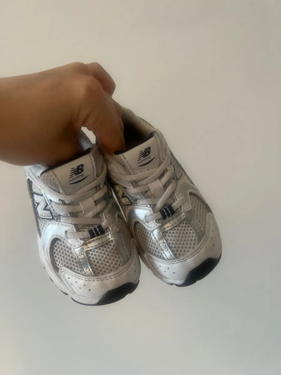 Toddler new balance shoes - Image 3