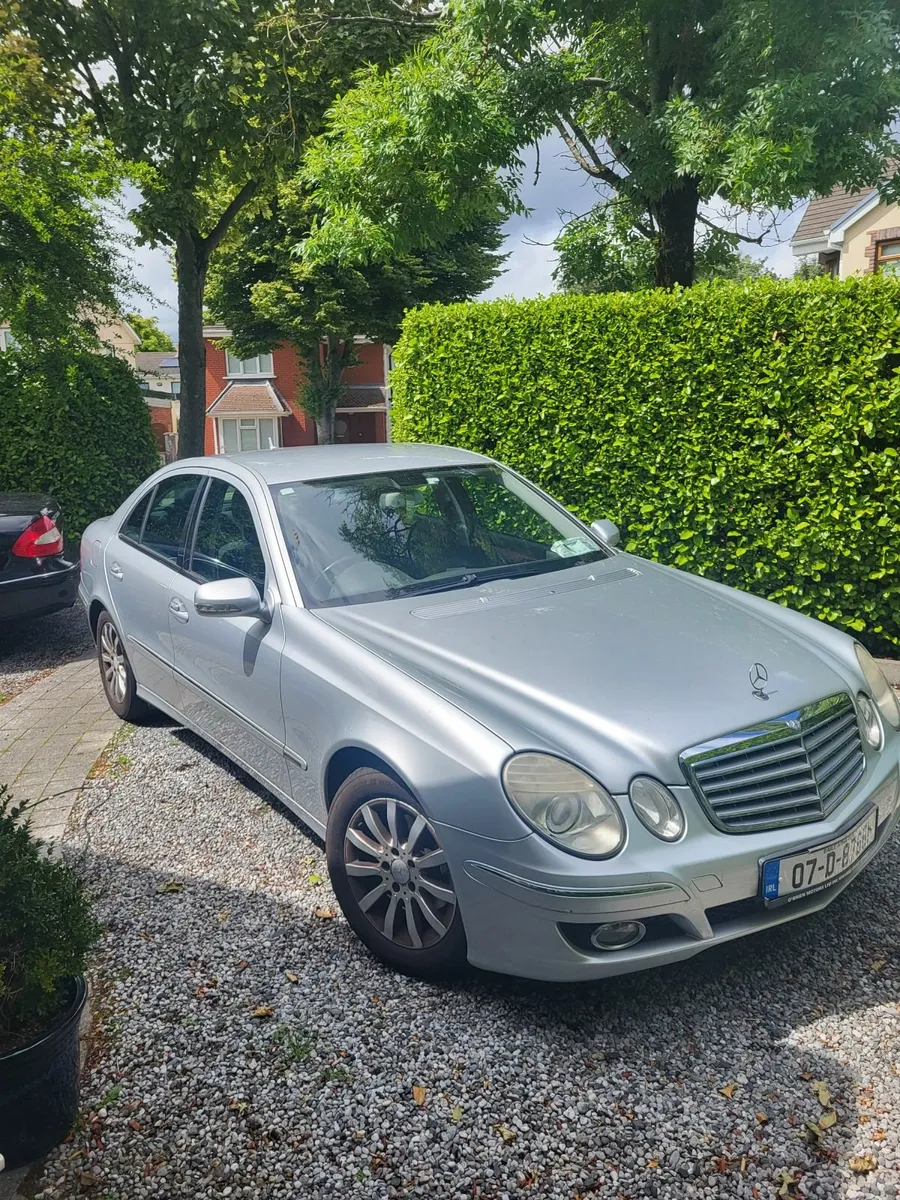 Mercedes-Benz E-Class 2007 - Image 1