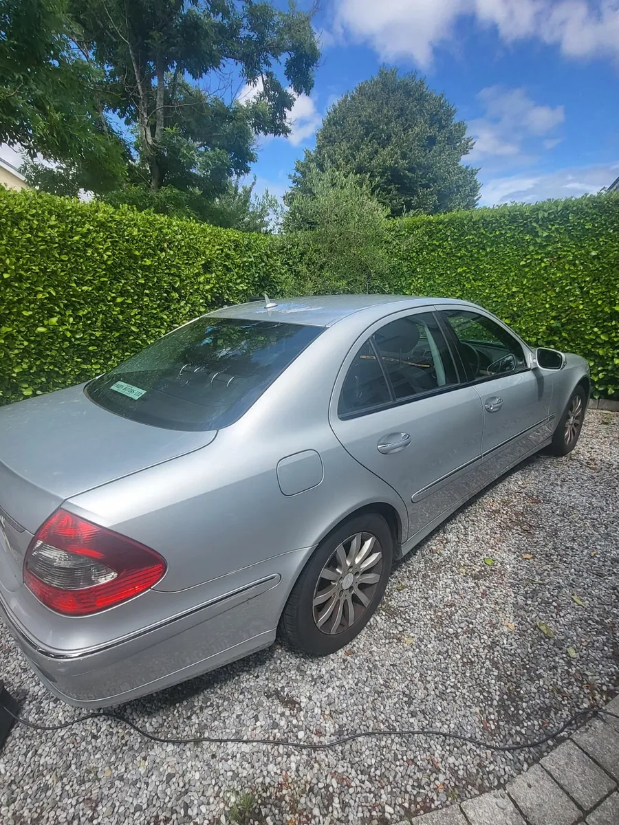 Mercedes-Benz E-Class 2007 - Image 3