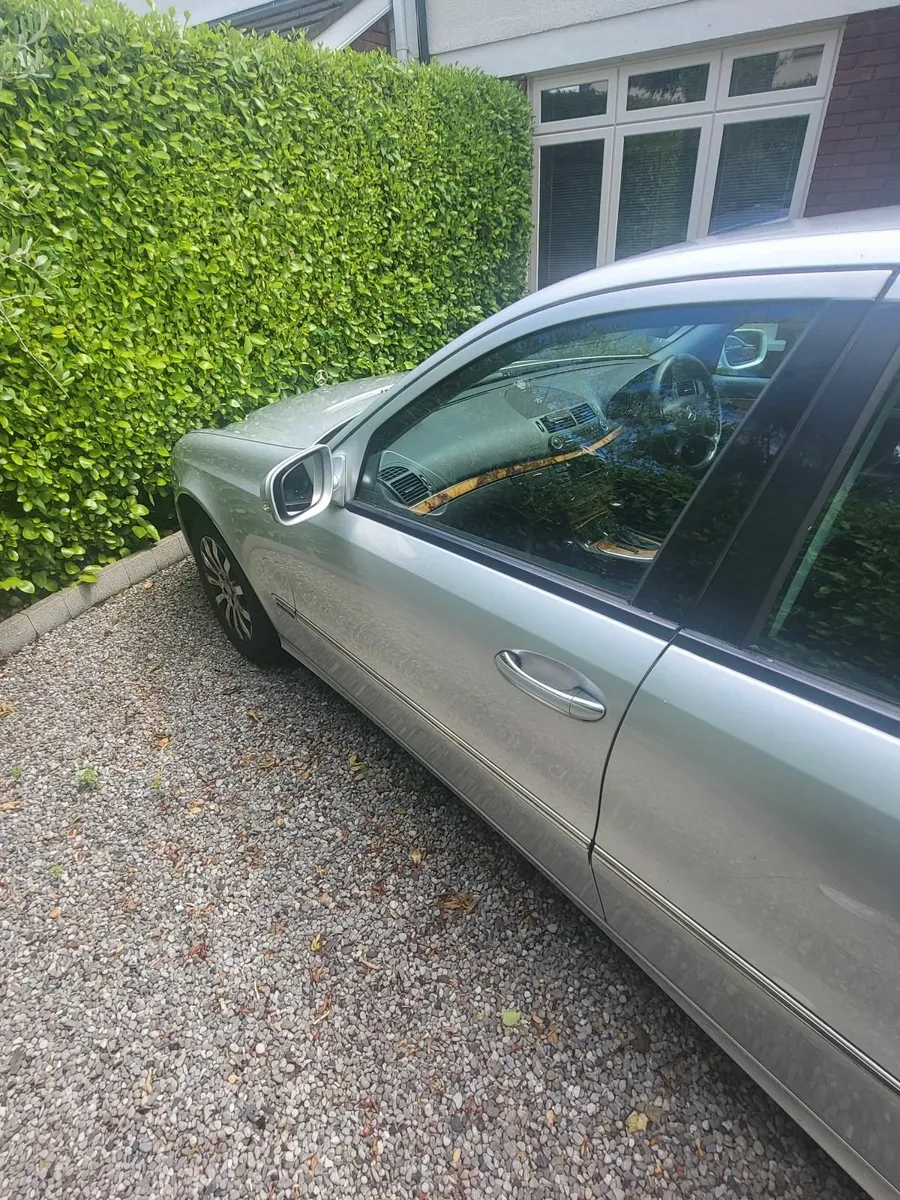 Mercedes-Benz E-Class 2007 - Image 4