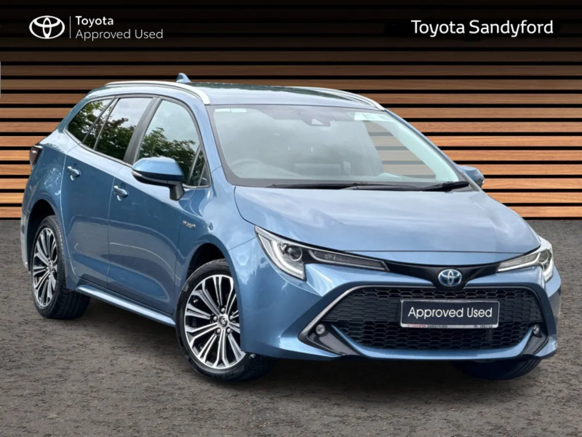 Toyota Corolla TOURING SPORT SOL HYBRID // REAR CA - Image 1