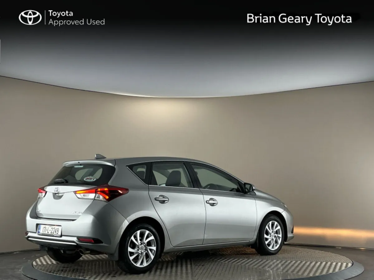 Toyota Auris 1.2T LUNA - Image 2