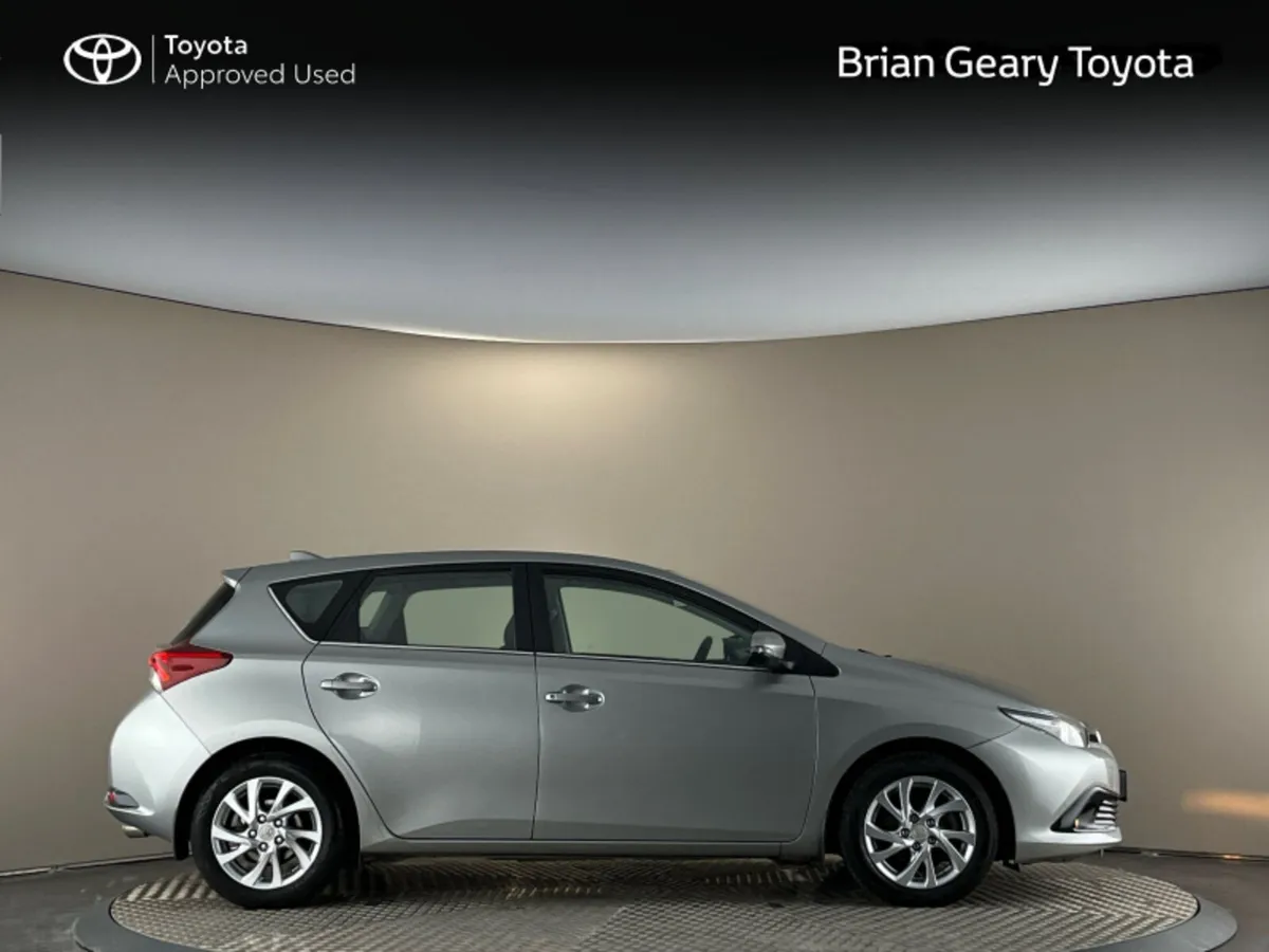 Toyota Auris 1.2T LUNA - Image 3
