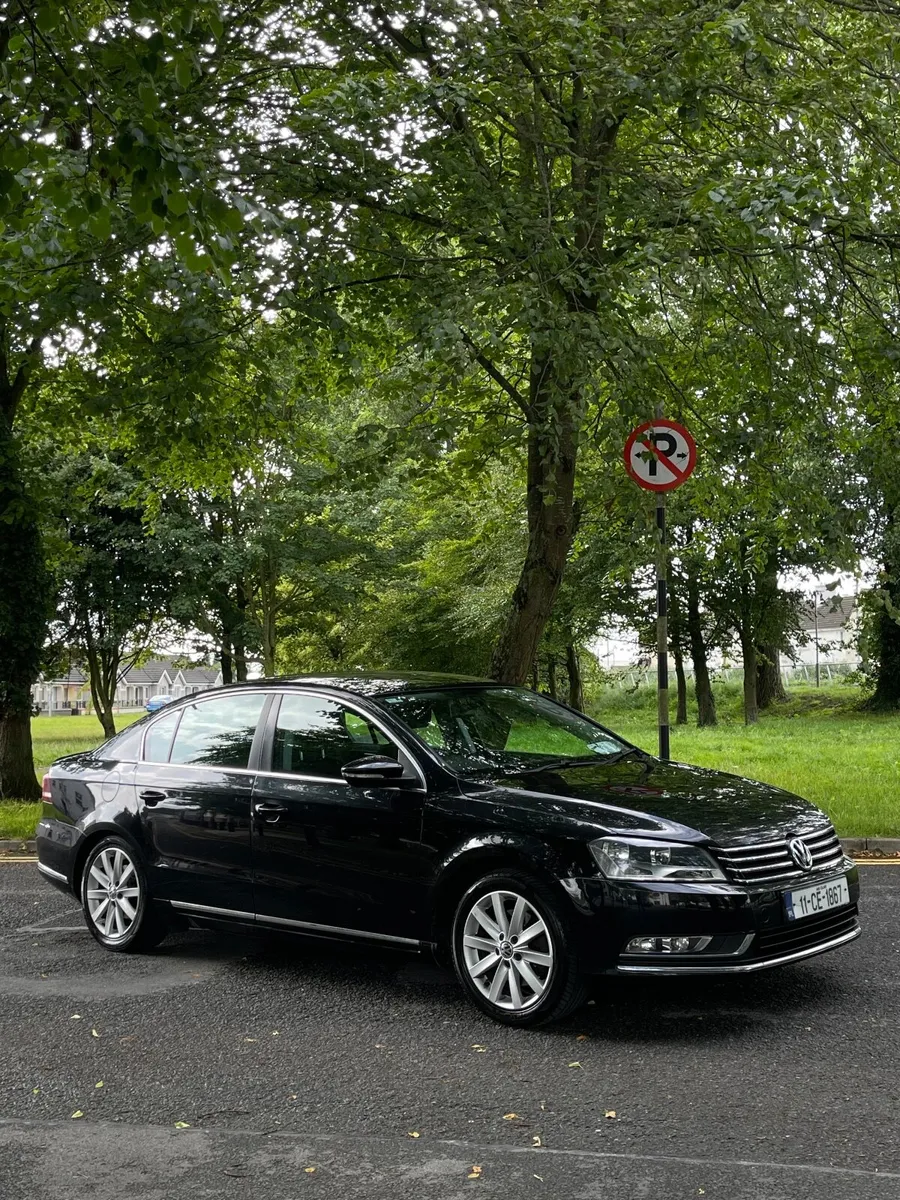 Volkswagen Passat 2011 - Image 1