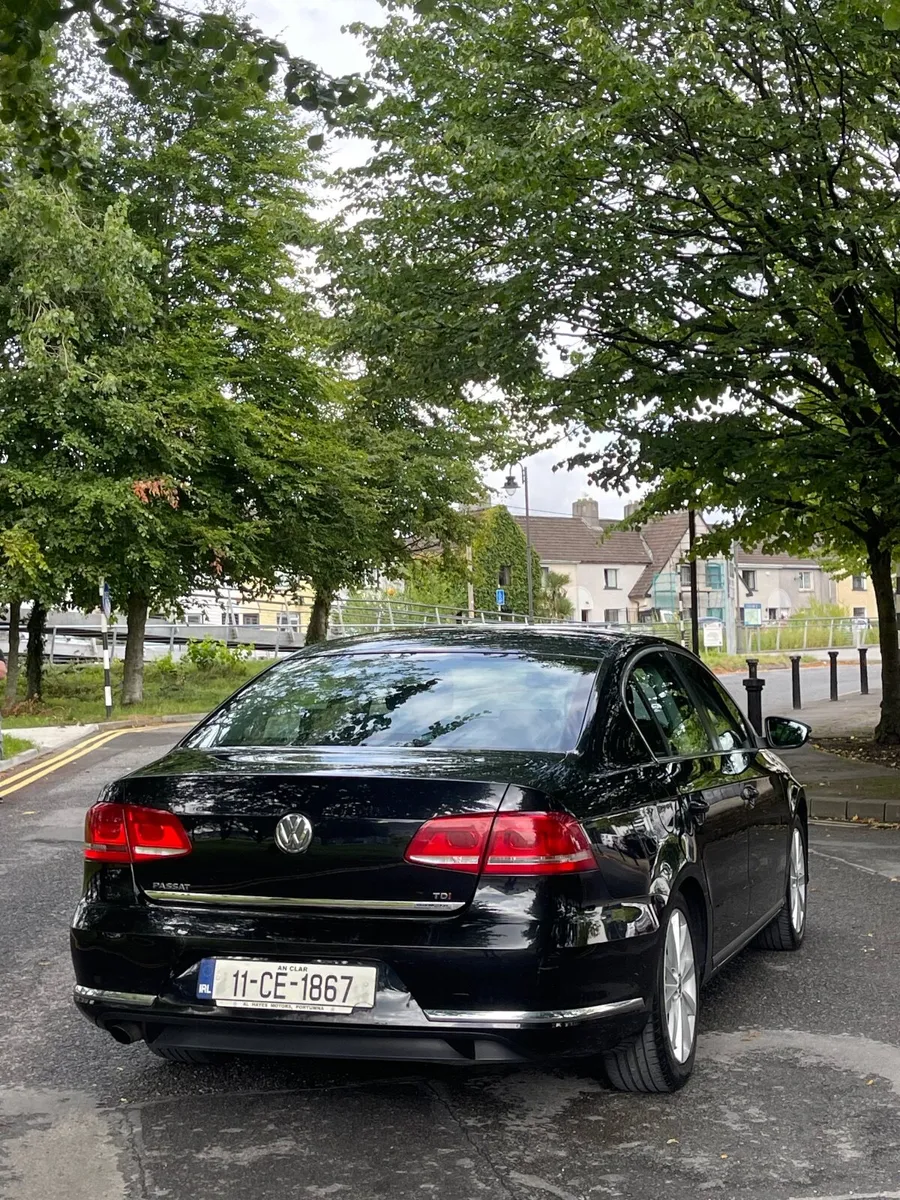 Volkswagen Passat 2011 - Image 3