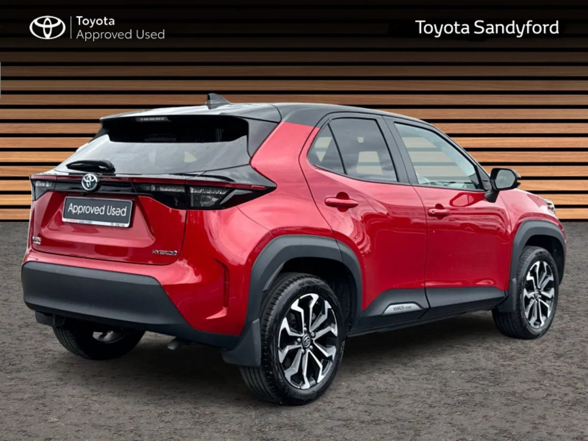 Toyota Yaris Cross LUNA SPORT // REAR CAMERA // SM - Image 2