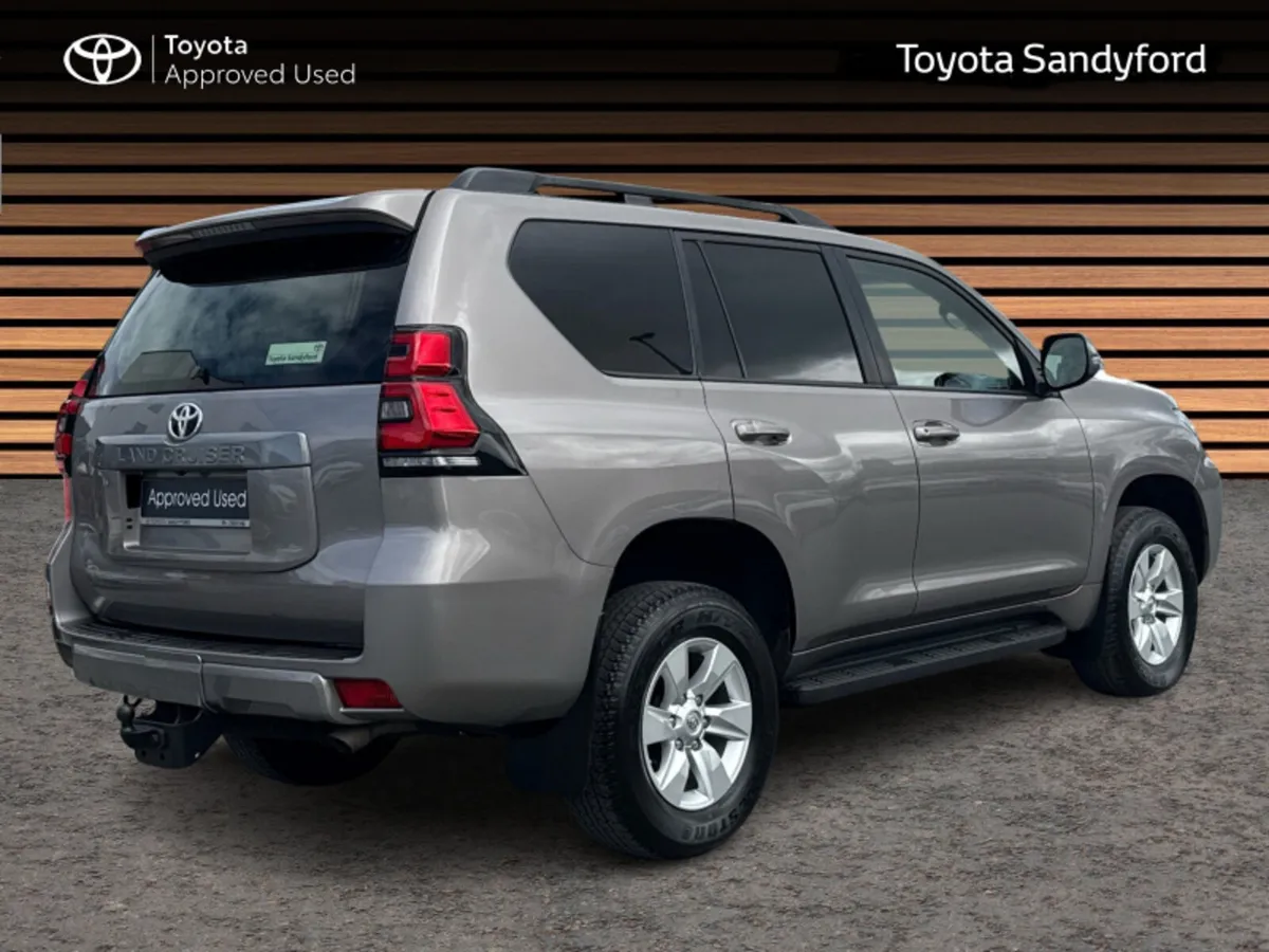 Toyota Land Cruiser LWB COMMERCIAL AUTO // TOW HIT - Image 2