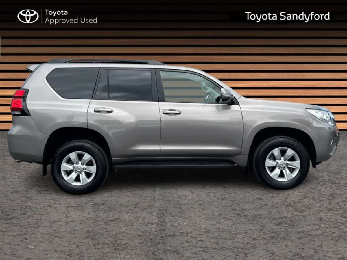 Toyota Land Cruiser LWB COMMERCIAL AUTO // TOW HIT - Image 3