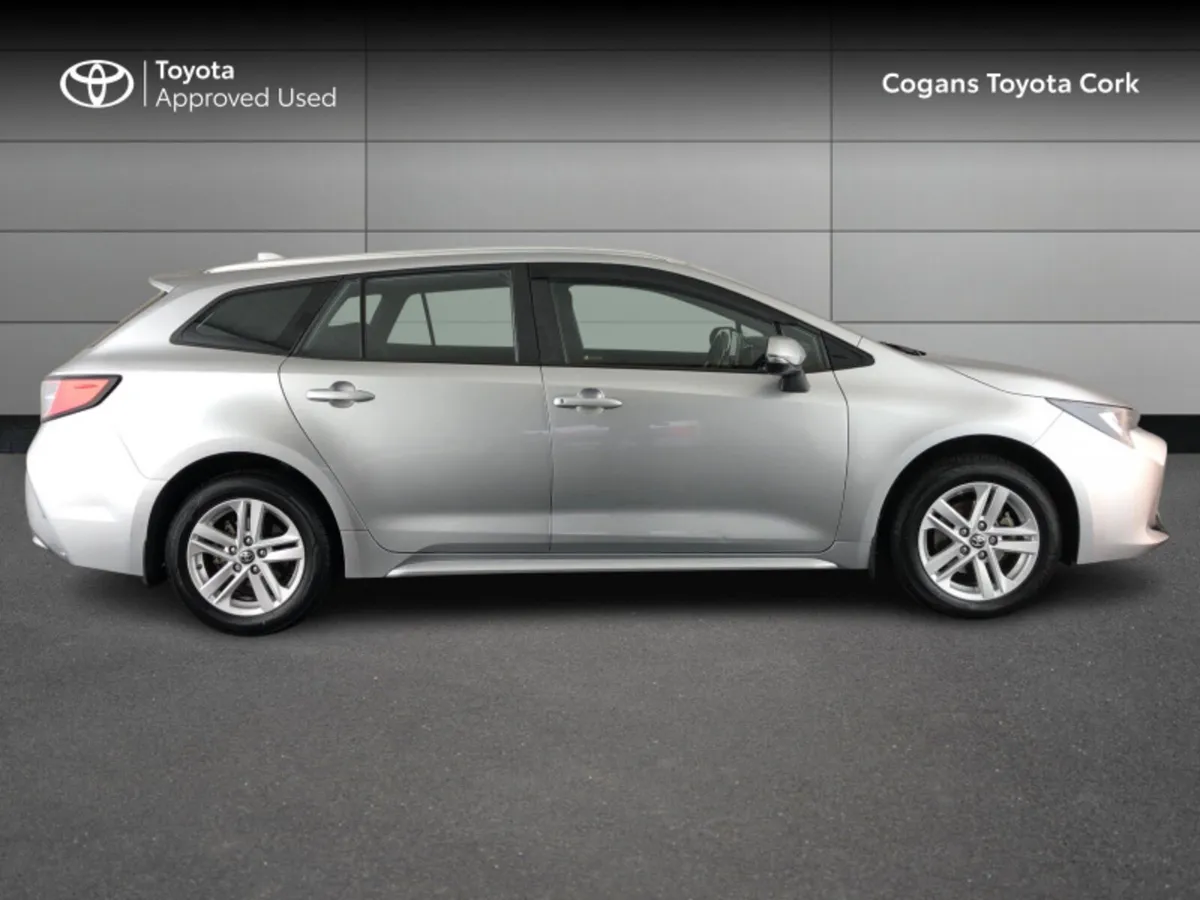 Toyota Corolla Hybrid Luna TS - Image 3