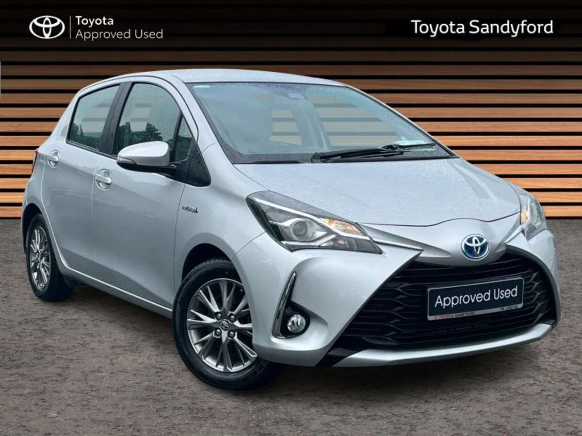 Toyota Yaris HYBRID LUNA // REAR CAMERA & PARK ASS - Image 1