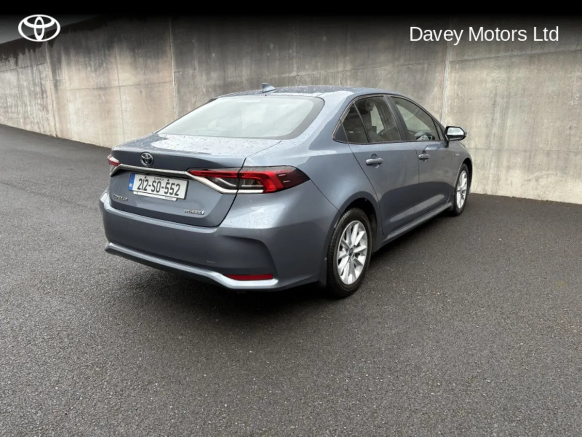 Toyota Corolla COROLLA HYB LUNA SALOON - Image 2