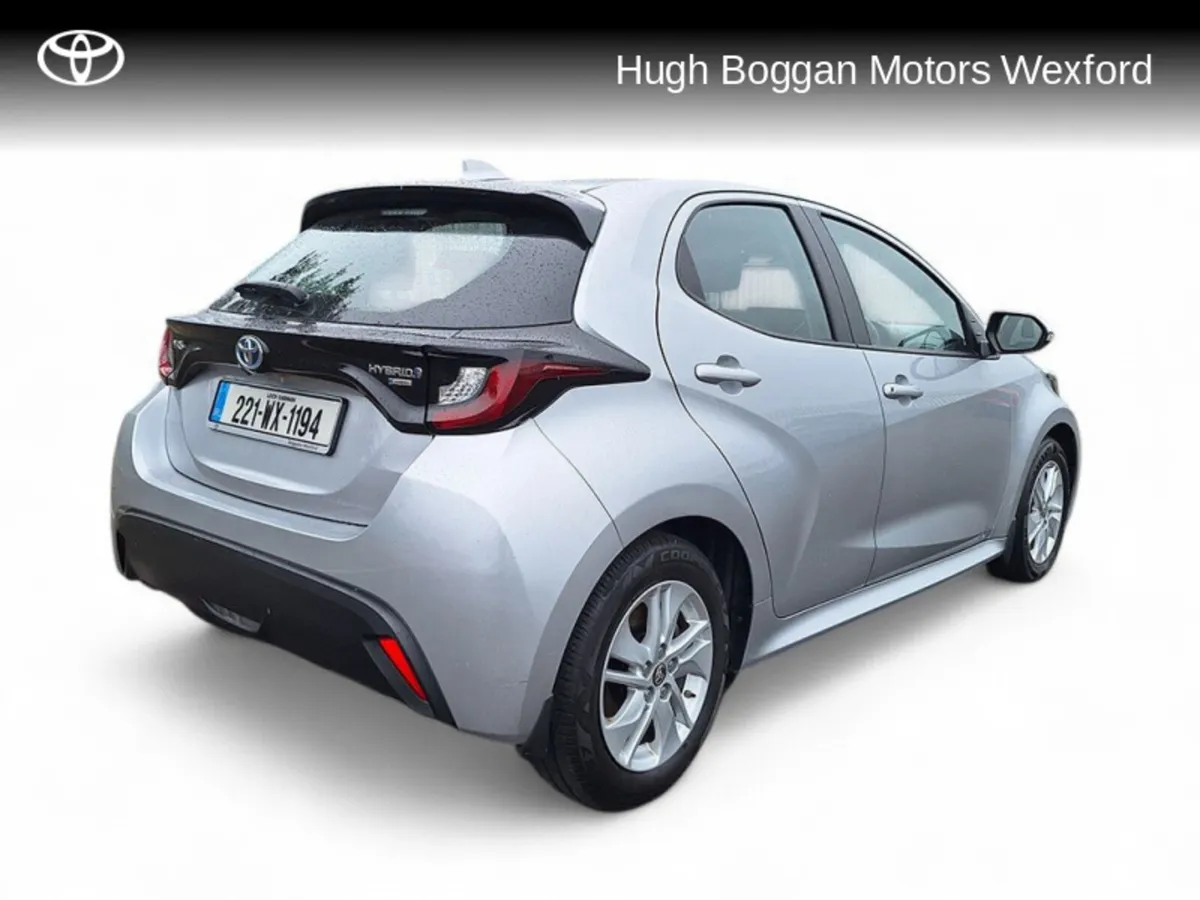 Toyota Yaris LUNA HYBRID AUTOMATIC - Image 2