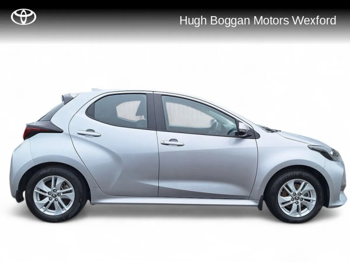 Toyota Yaris LUNA HYBRID AUTOMATIC - Image 3