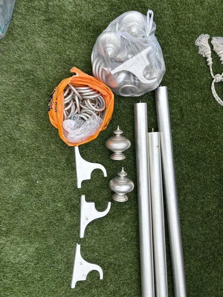 Free Curtains and curtain poles, all fixtures and tie backs - Image 3