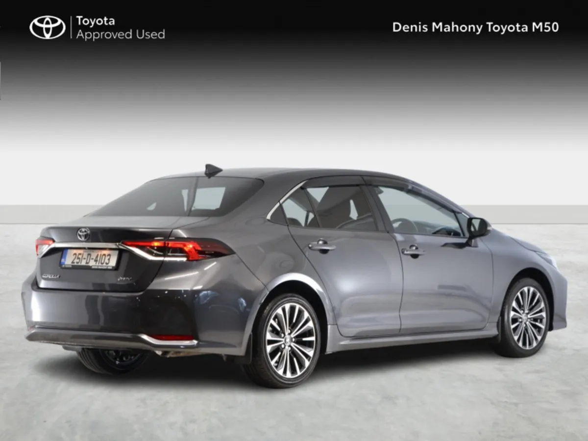 Toyota Corolla Luna Sport Hybrid Saloon Auto - Image 2