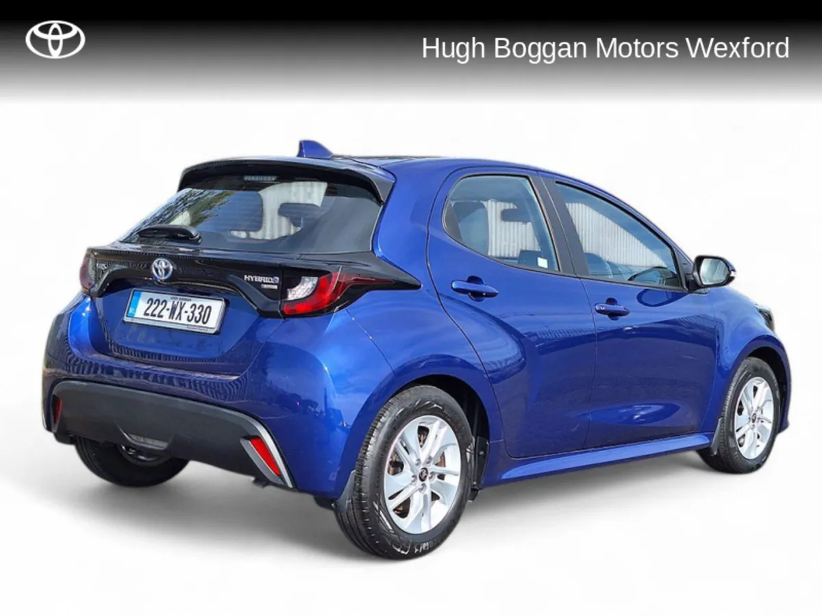 Toyota Yaris 1.5 HYBRID LUNA 4DR AUTO - Image 2