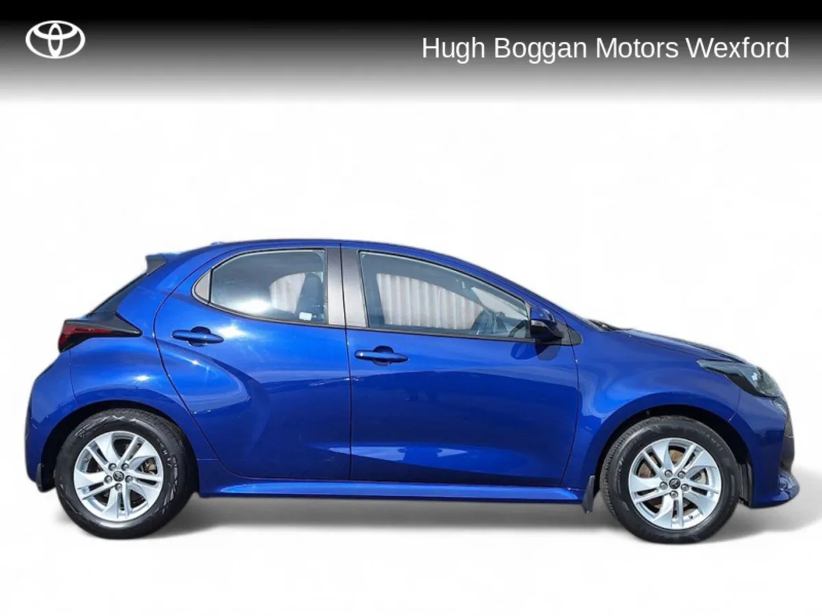 Toyota Yaris 1.5 HYBRID LUNA 4DR AUTO - Image 3