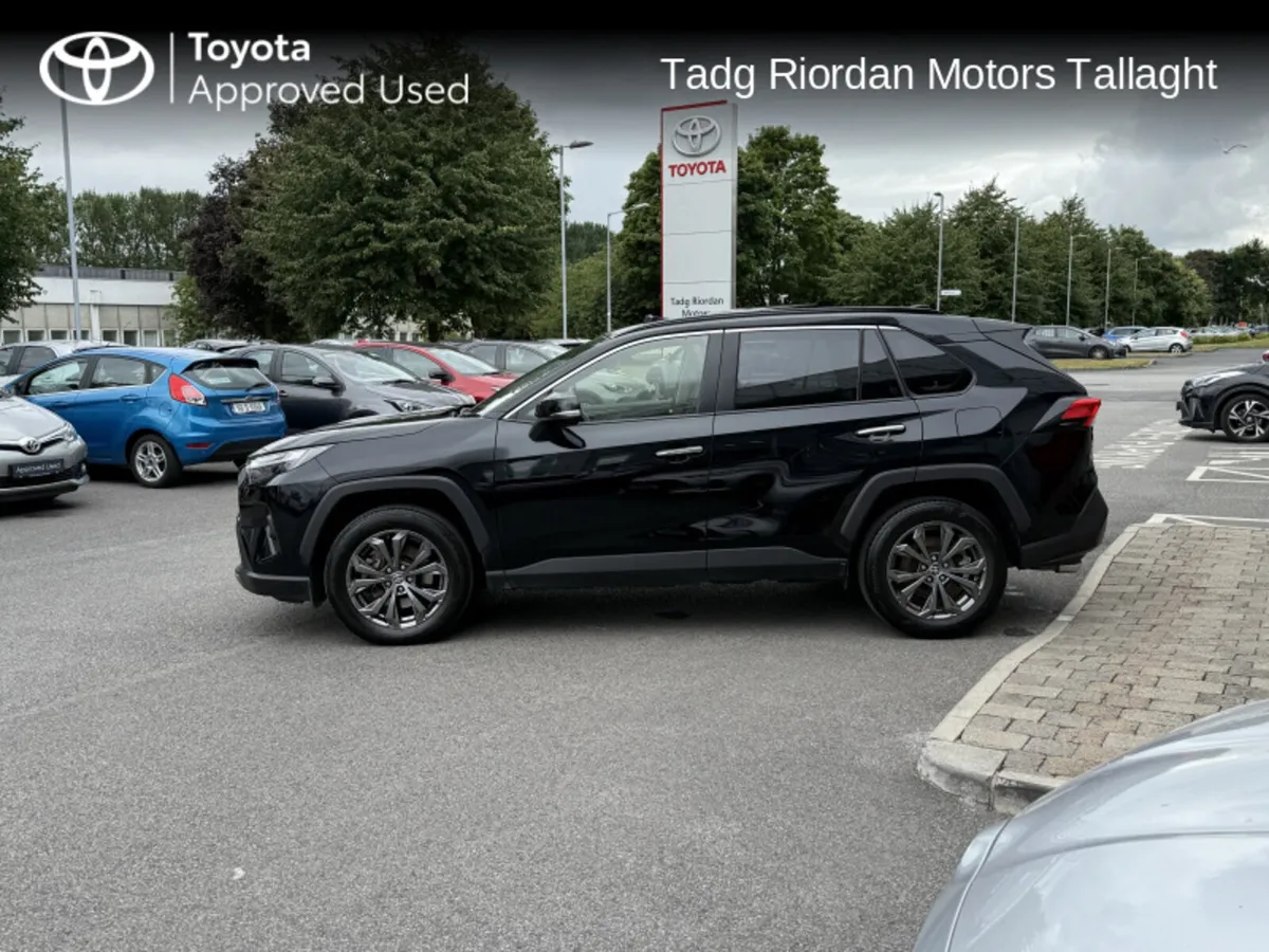 Toyota RAV4 PLATINUM FWD 4DR - Image 4