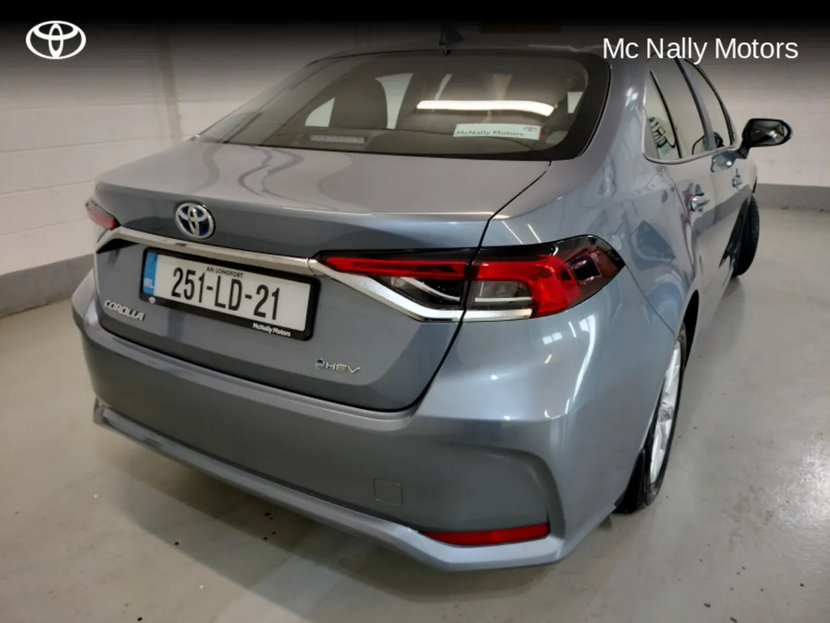 Toyota Corolla SALOON LUNA DEMO LOW KMS - Image 3
