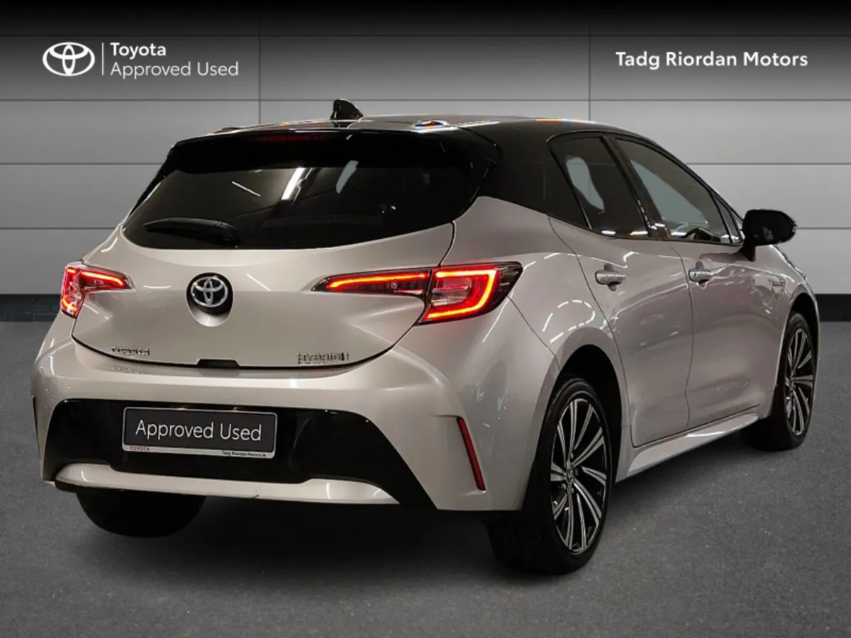 Toyota Corolla HYBRID LUNA SPORT H/B - Image 2
