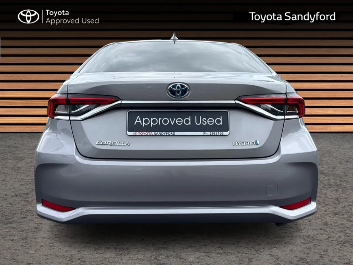 Toyota Corolla HYBRID LUNA SALOON // REAR CAMERA / - Image 4