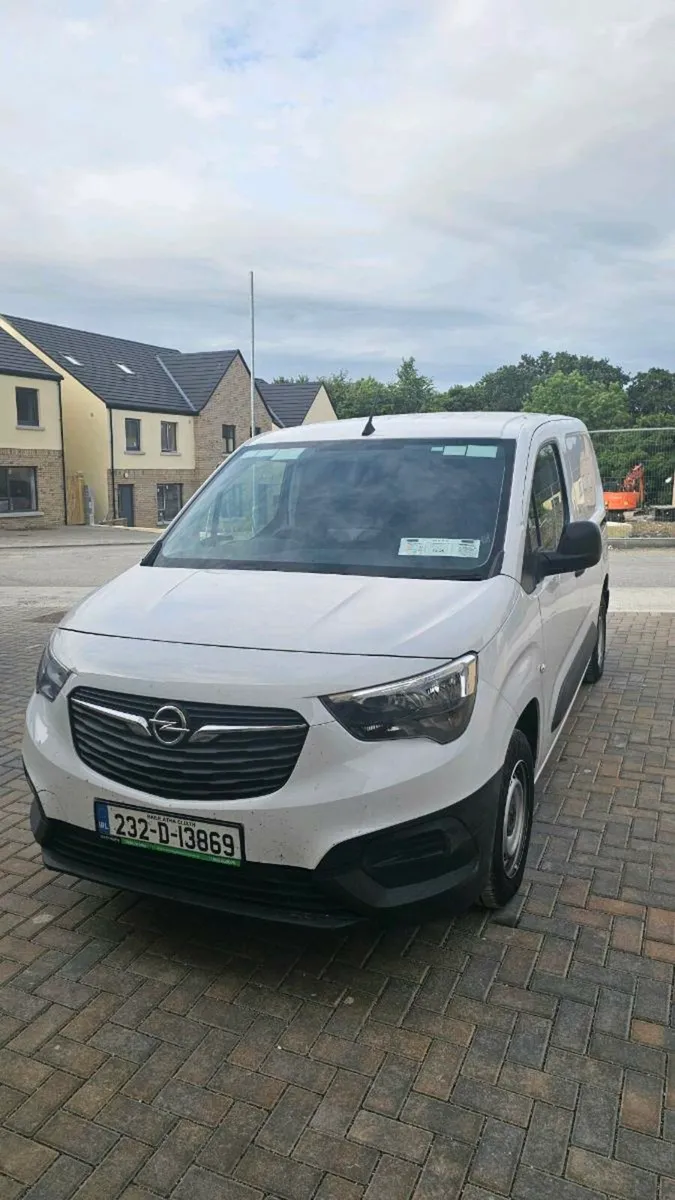 Opel Combo 1.5 2023 - Image 2